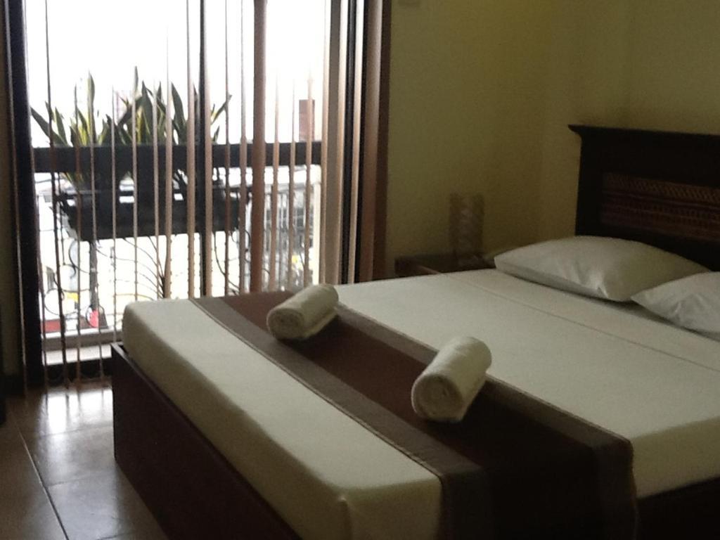 Darunday Manor Hotel Тагбиларан Сити Екстериор снимка