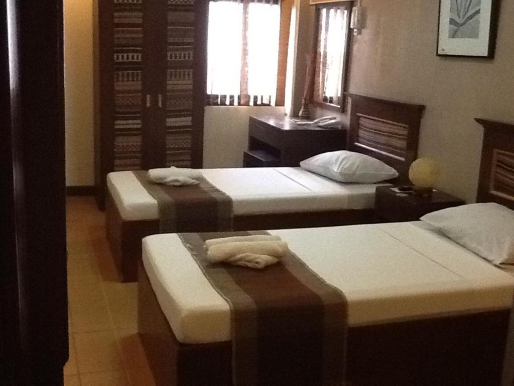 Darunday Manor Hotel Тагбиларан Сити Екстериор снимка
