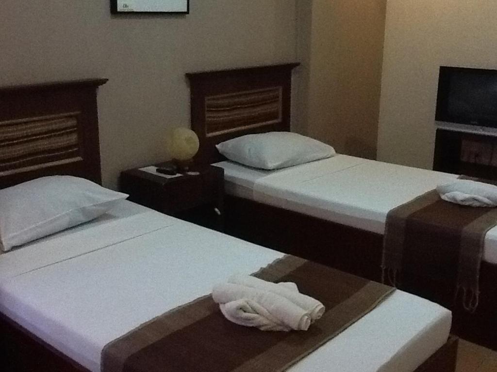 Darunday Manor Hotel Тагбиларан Сити Екстериор снимка