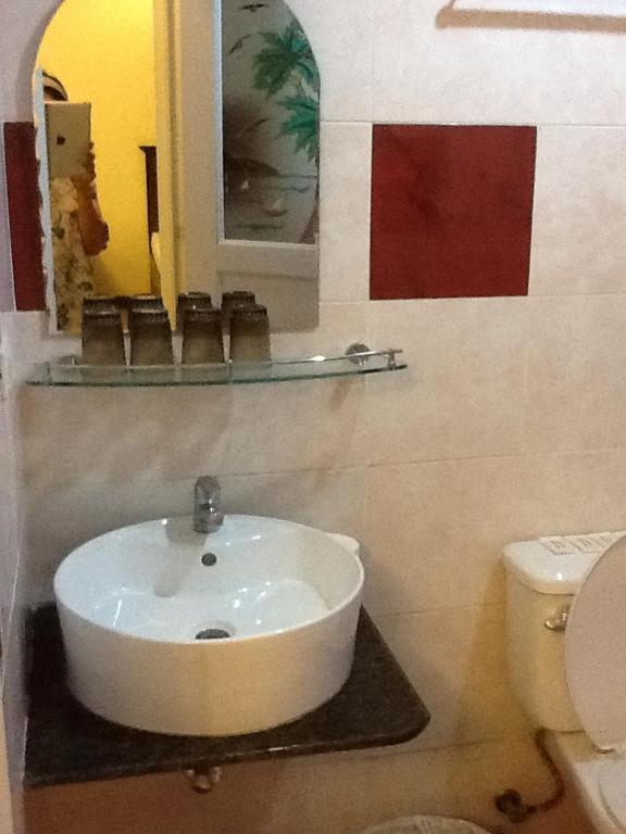 Darunday Manor Hotel Тагбиларан Сити Екстериор снимка