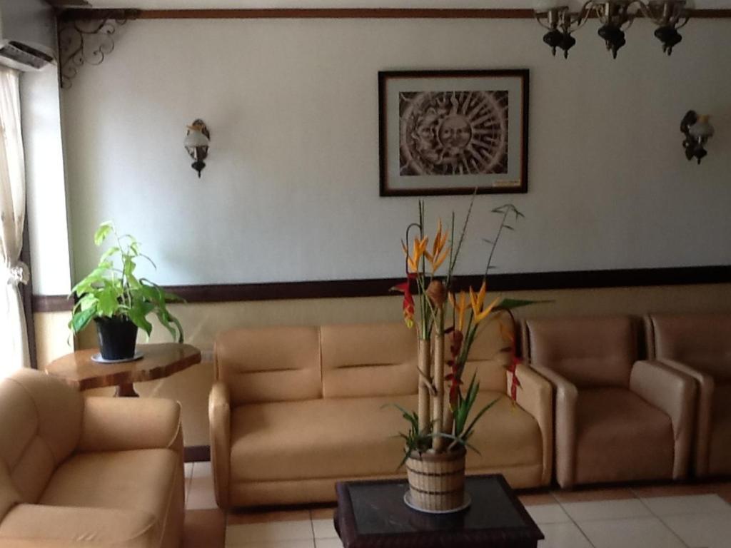 Darunday Manor Hotel Тагбиларан Сити Екстериор снимка