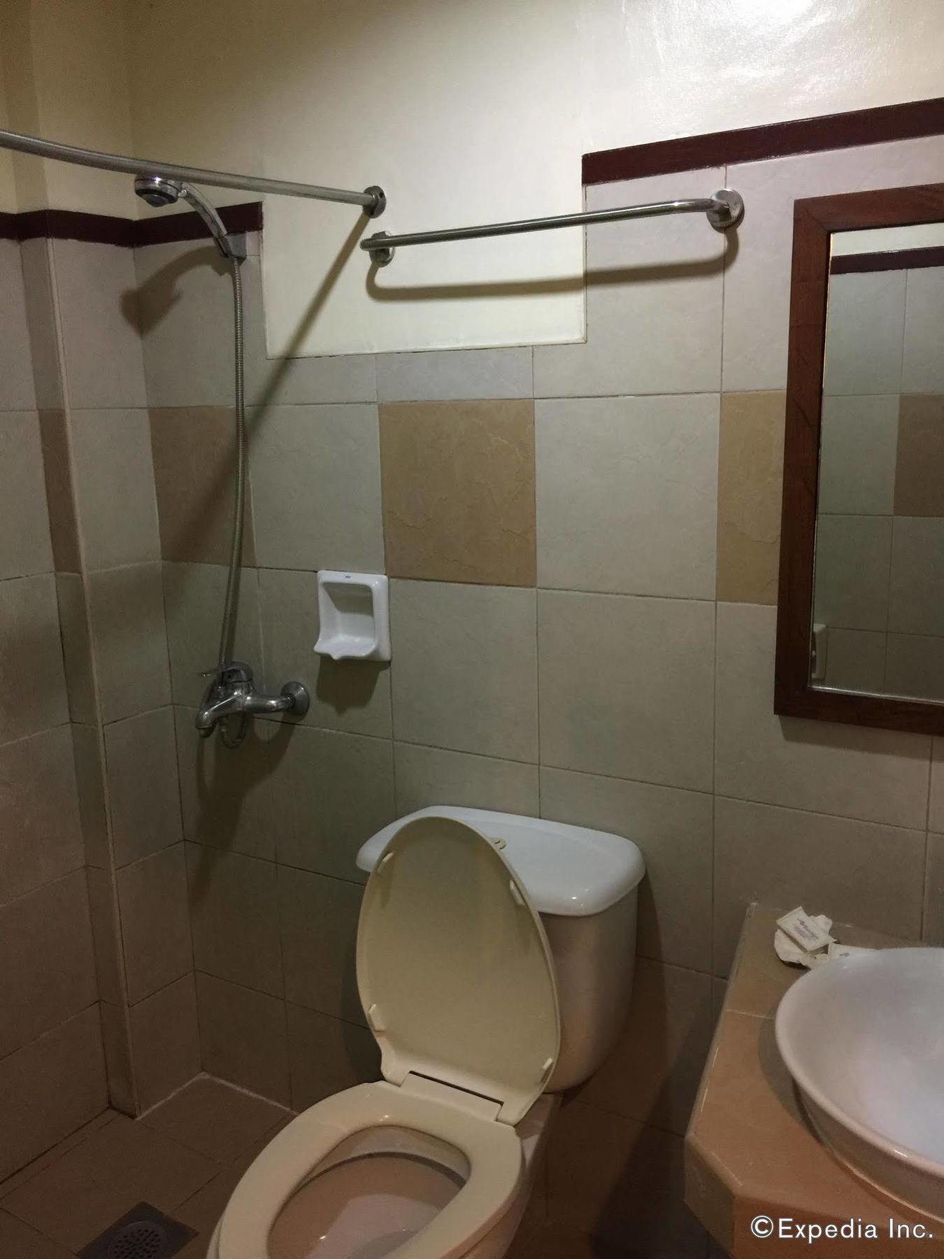 Darunday Manor Hotel Тагбиларан Сити Екстериор снимка