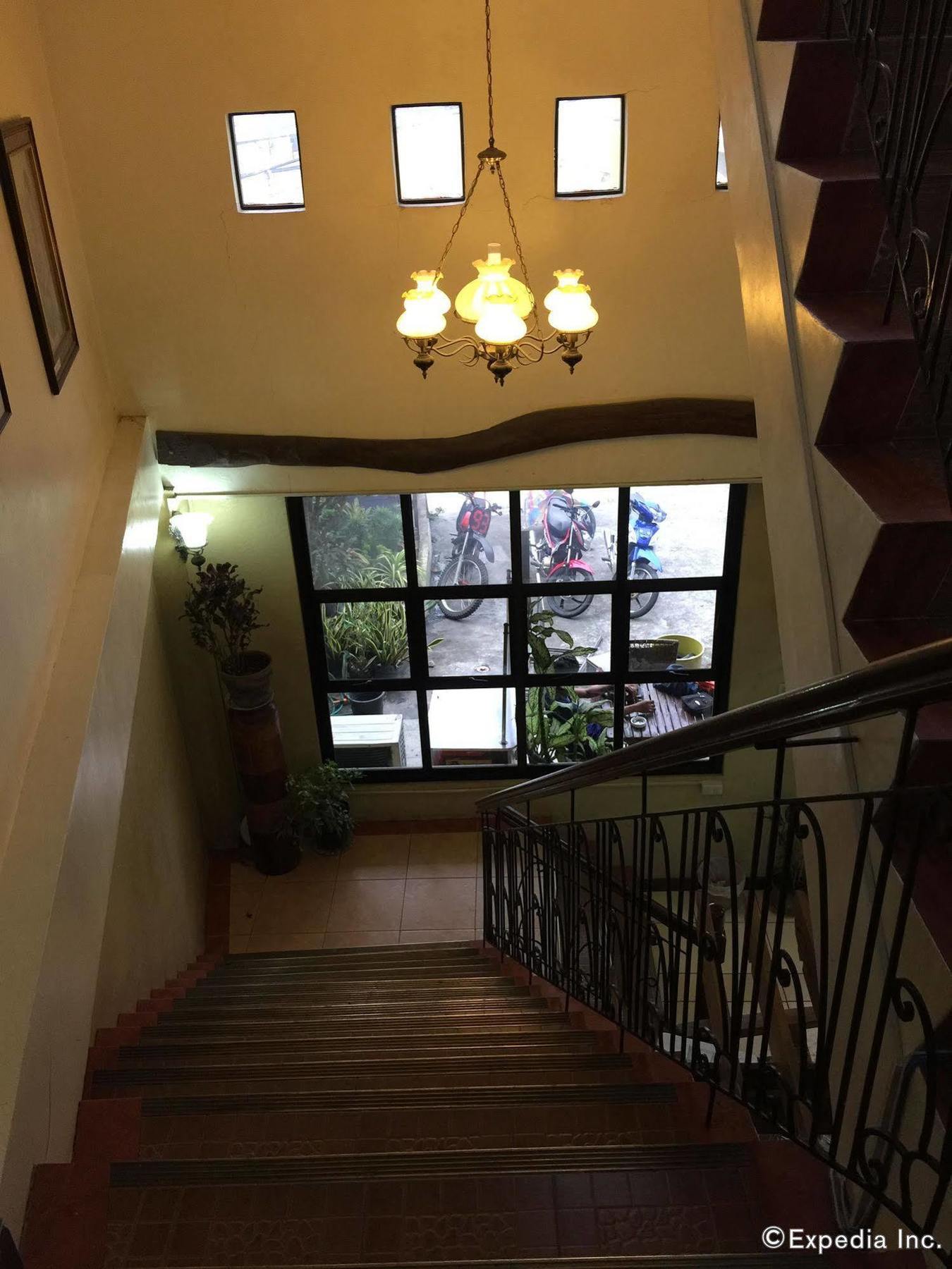 Darunday Manor Hotel Тагбиларан Сити Екстериор снимка